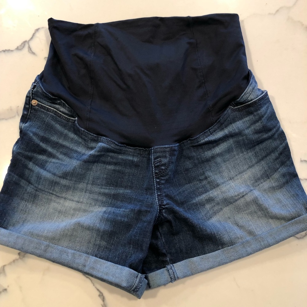 Maternity shorts
